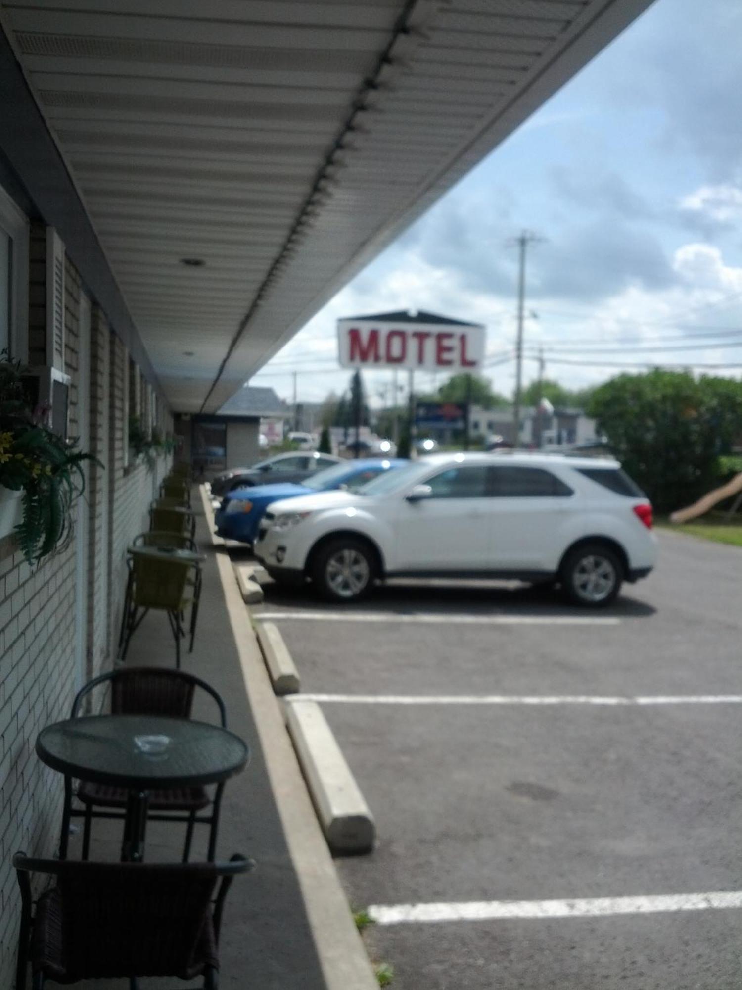 סן-ז'אן-סור-רישלייה Motel Montgolfiere Jp מראה חיצוני תמונה