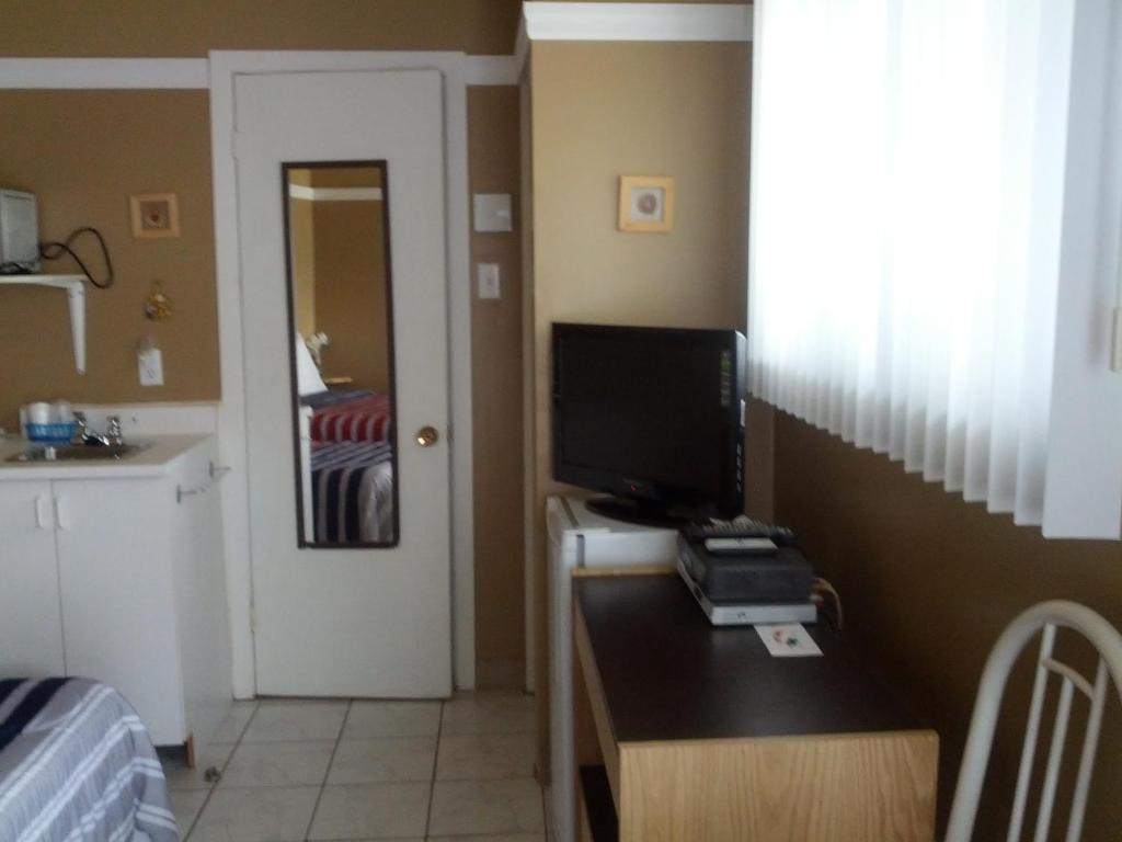 סן-ז'אן-סור-רישלייה Motel Montgolfiere Jp חדר תמונה